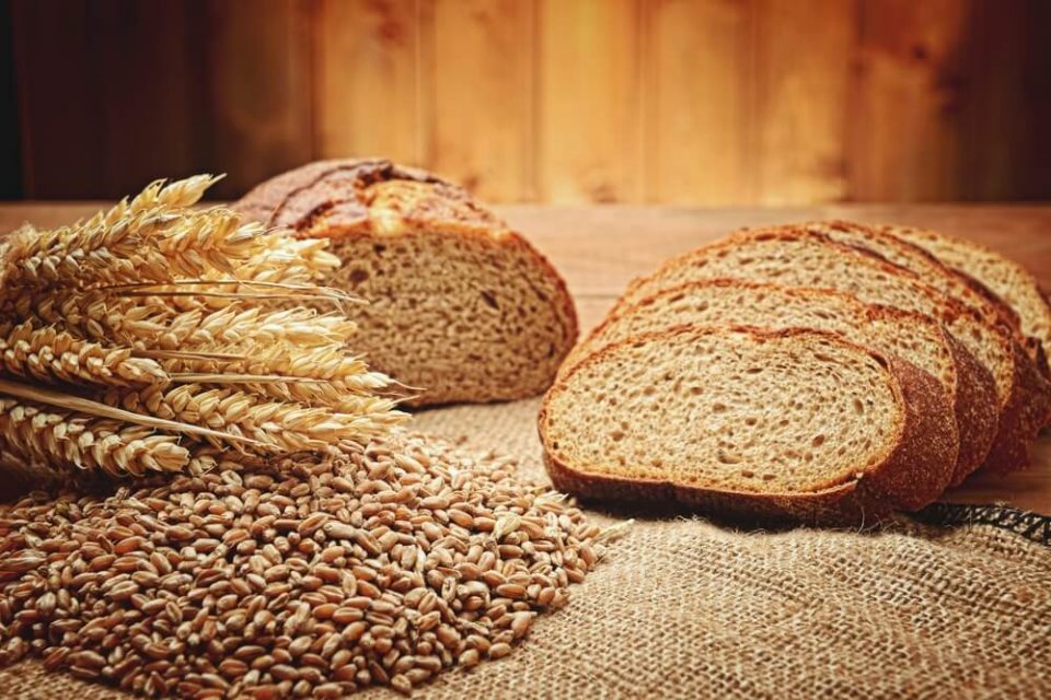 Chleb pszenny – czy warto z niego zrezygnowac